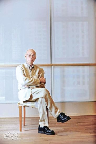 罗家英在微博反驳周刊指他瞒着太太(汪明荃)去按摩 罗家英被指瞒太太去按摩发微博反驳周刊乱写