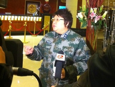 韩红赴舟曲慰问遇车祸 下午将做脑部检查